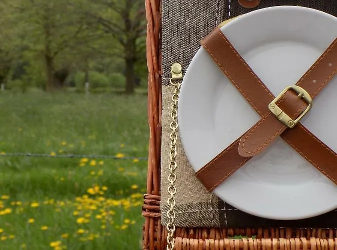 (la Parenthese) Διαμέρισμα *